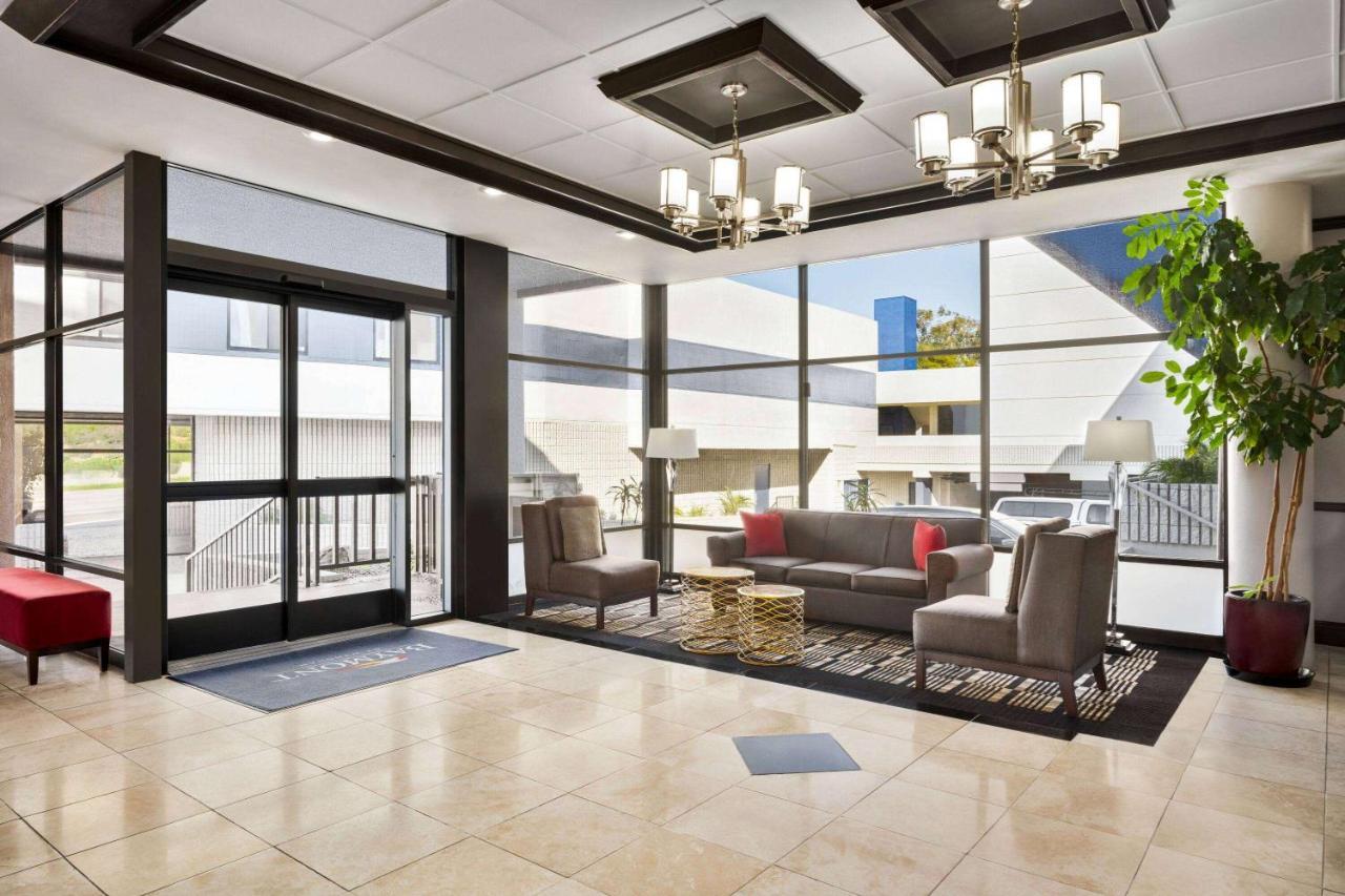 Baymont By Wyndham Monterey Park Hotel Exterior photo